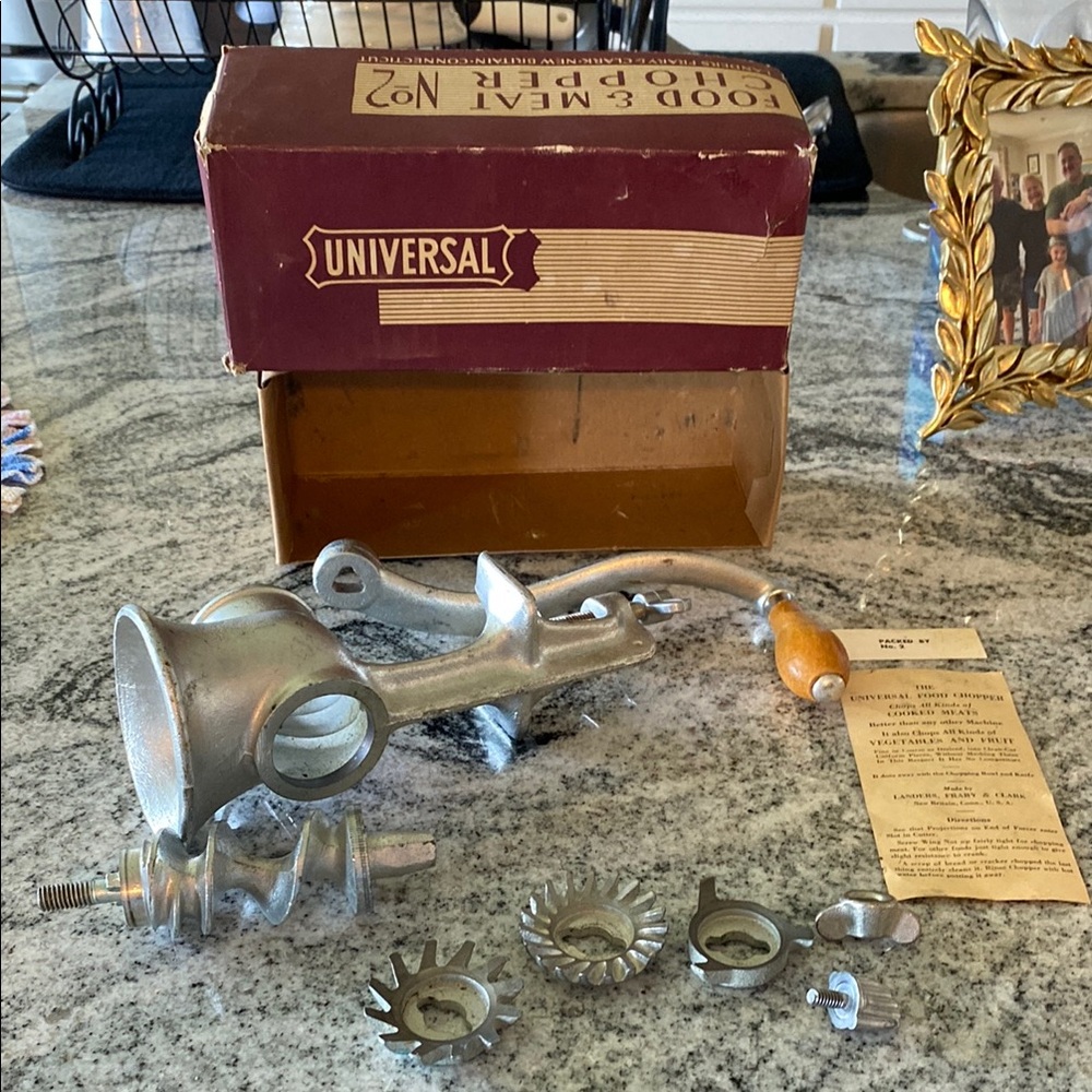 Universal No. 2 Vintage Meat Grinder & Vegetable Chopper with Wooden Handle!